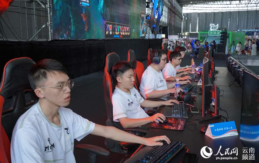 在对阵卫冕 在对阵卫冕