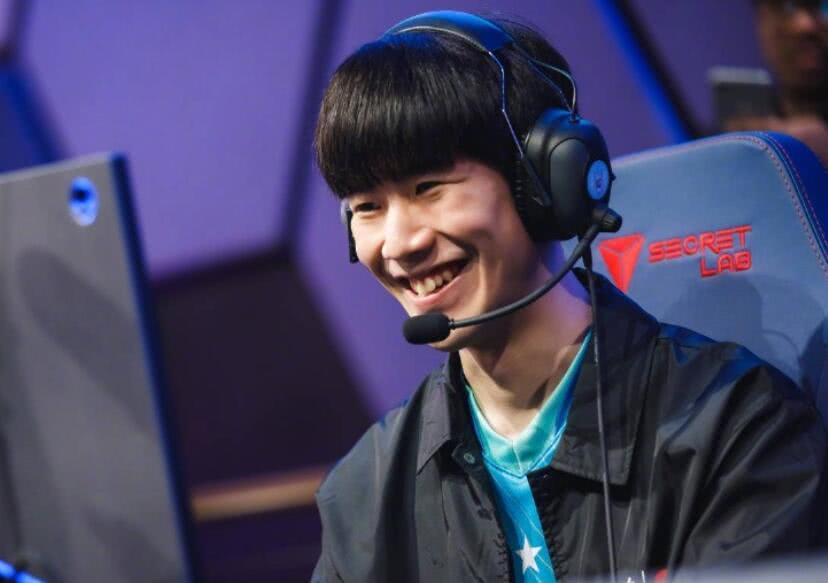 反击中频频 反击中频频