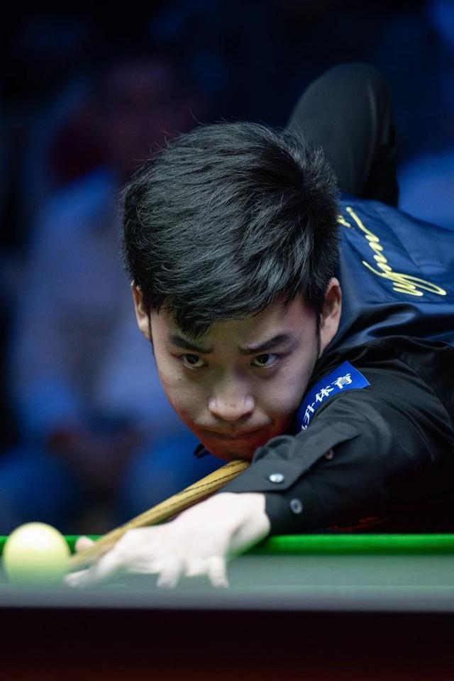 史现实的 史现实的