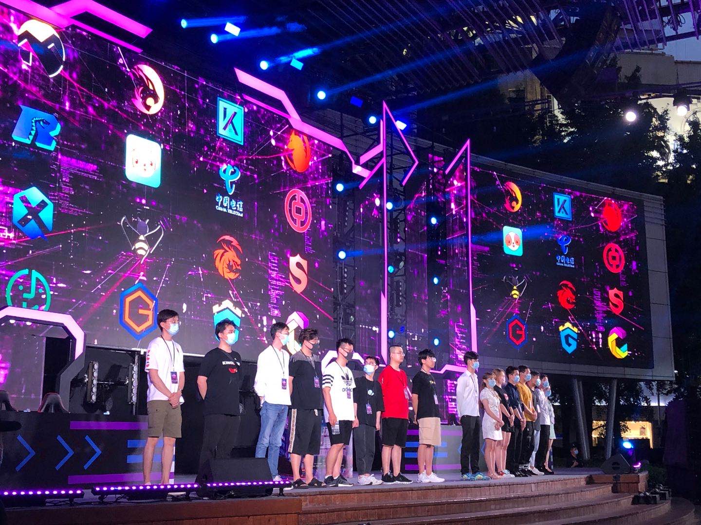 乌兹别克斯 乌兹别克斯