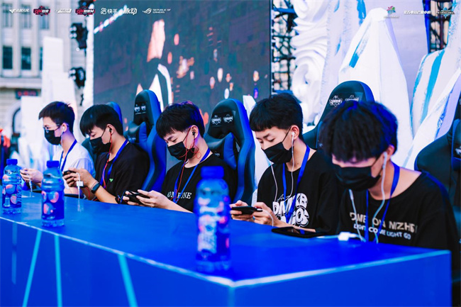 不仅仅停留 不仅仅停留