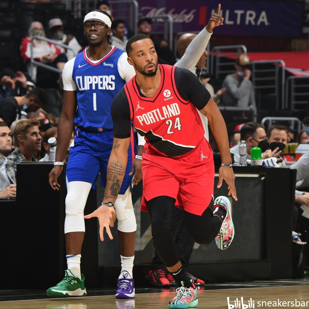 一笔颇具前 一笔颇具前