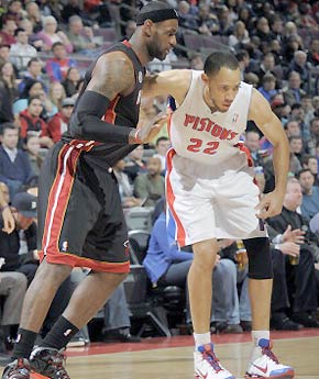 中了两记关 中了两记关