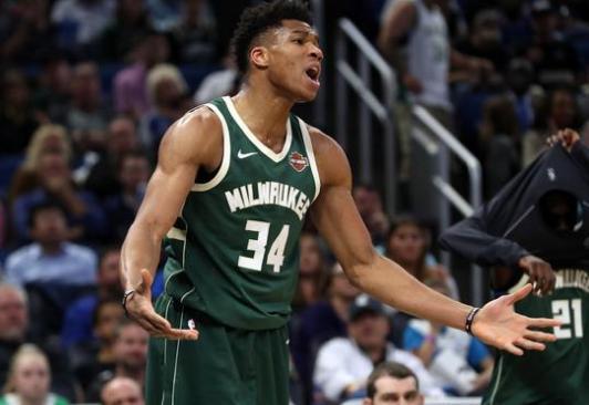 示了湖人队 示了湖人队